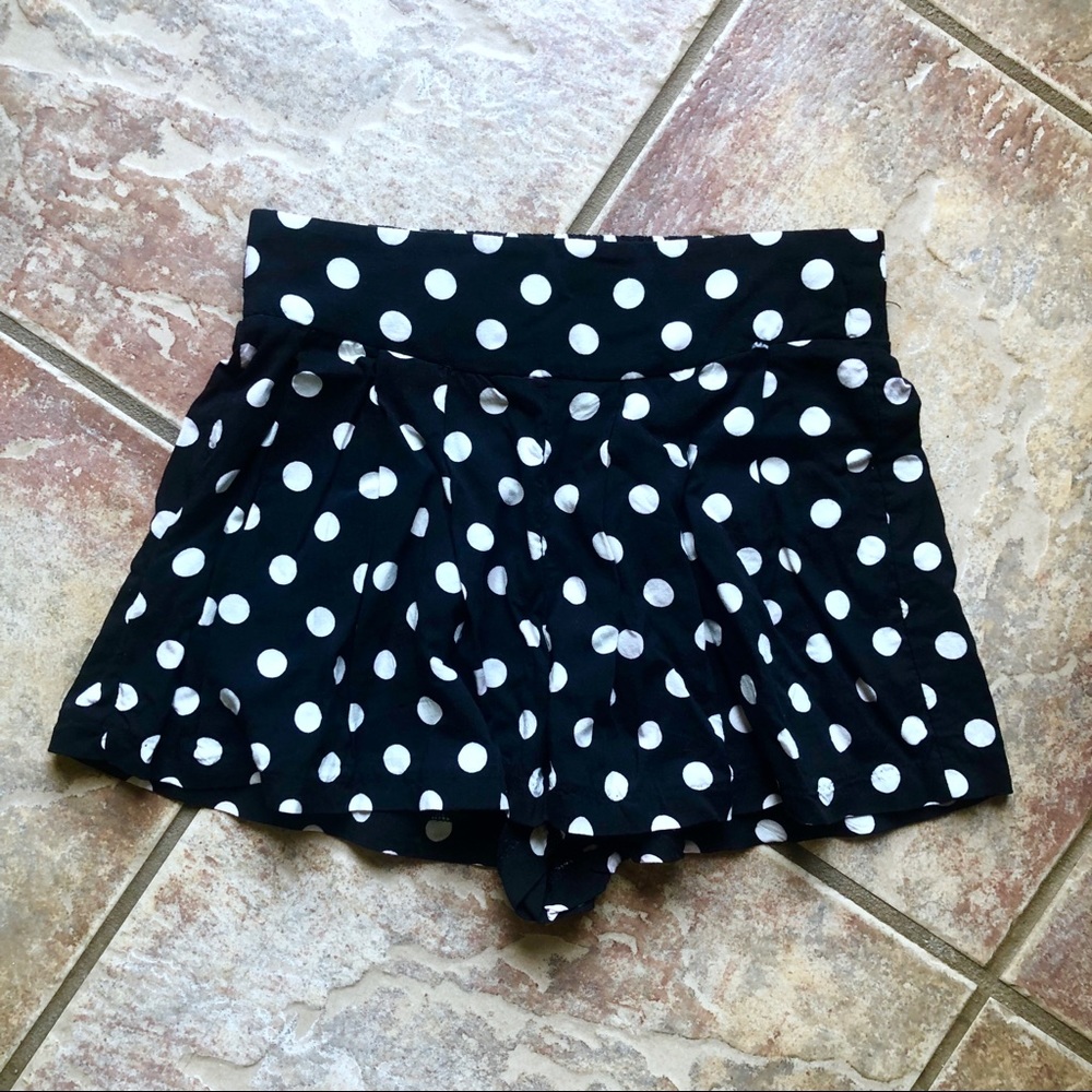 Hi-rise polka dot shorts